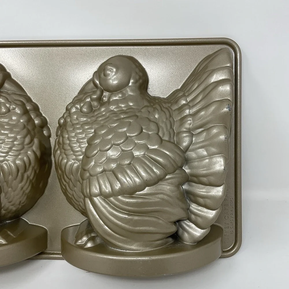 Nordic Ware Turkey Cake Pan 3D 10 Cup Cast Aluminum Thanksgiving USA